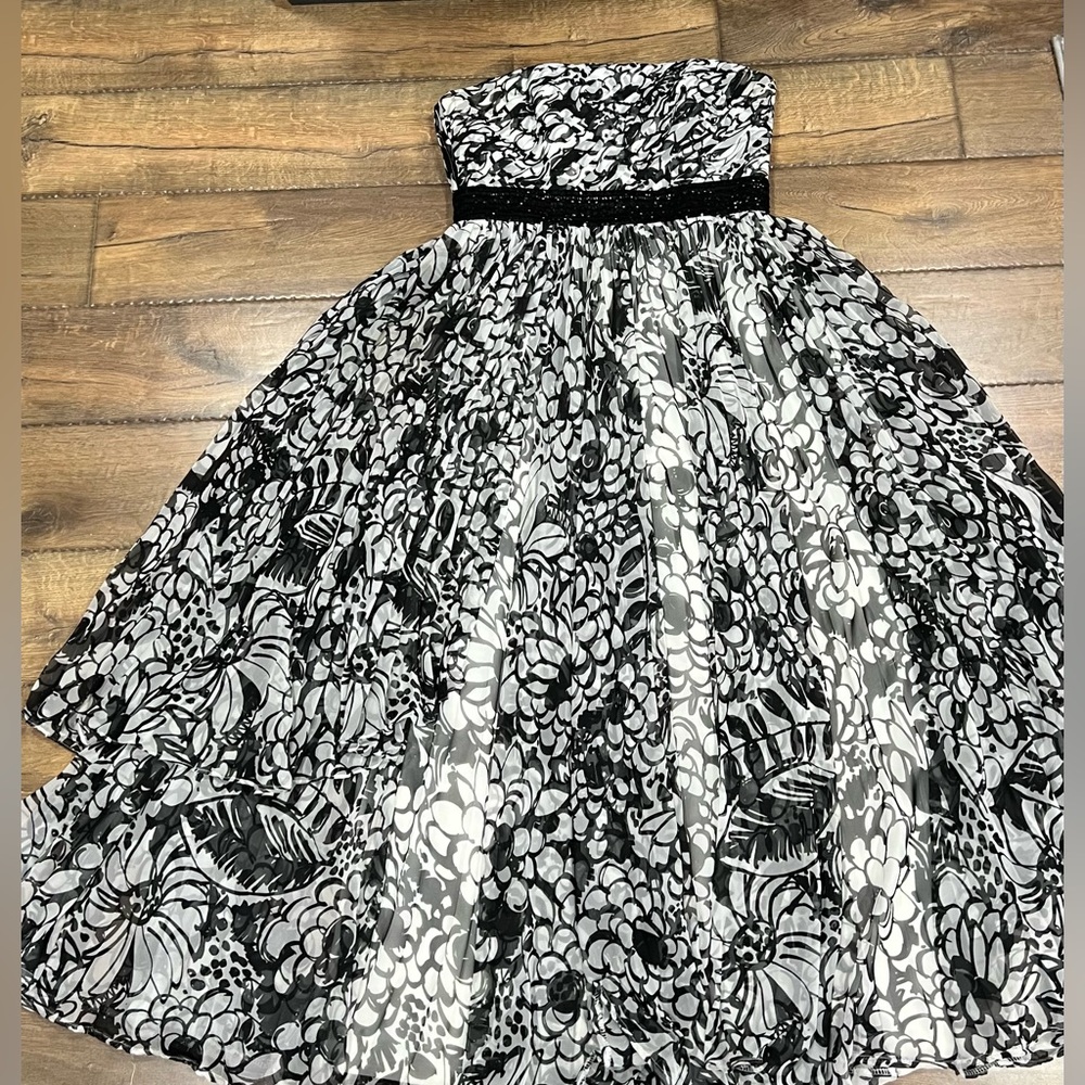 Carmen Marc Valvo Strapless Gown size 12